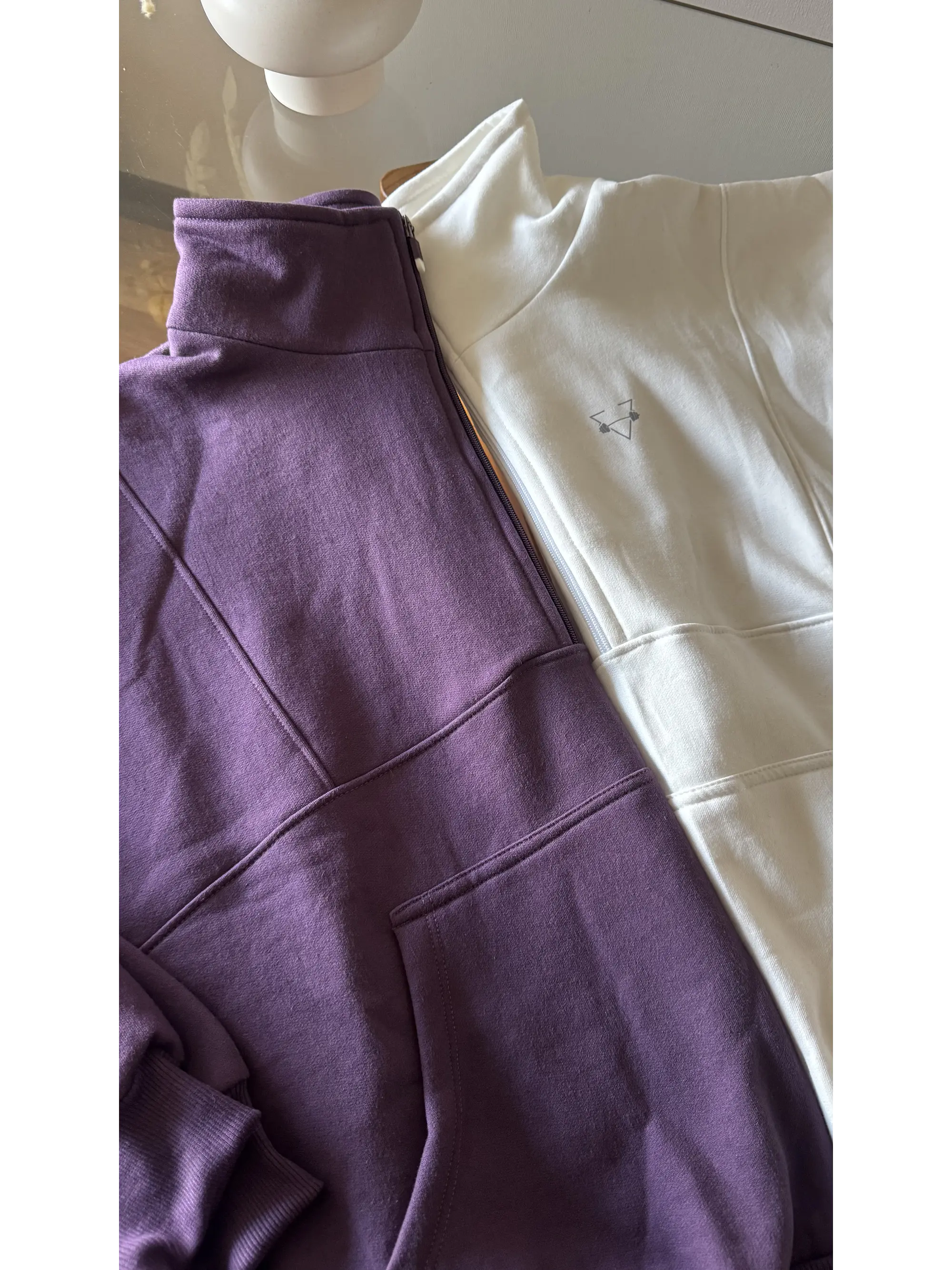 Poleron medio cierre y cuello tortuga oversized 6