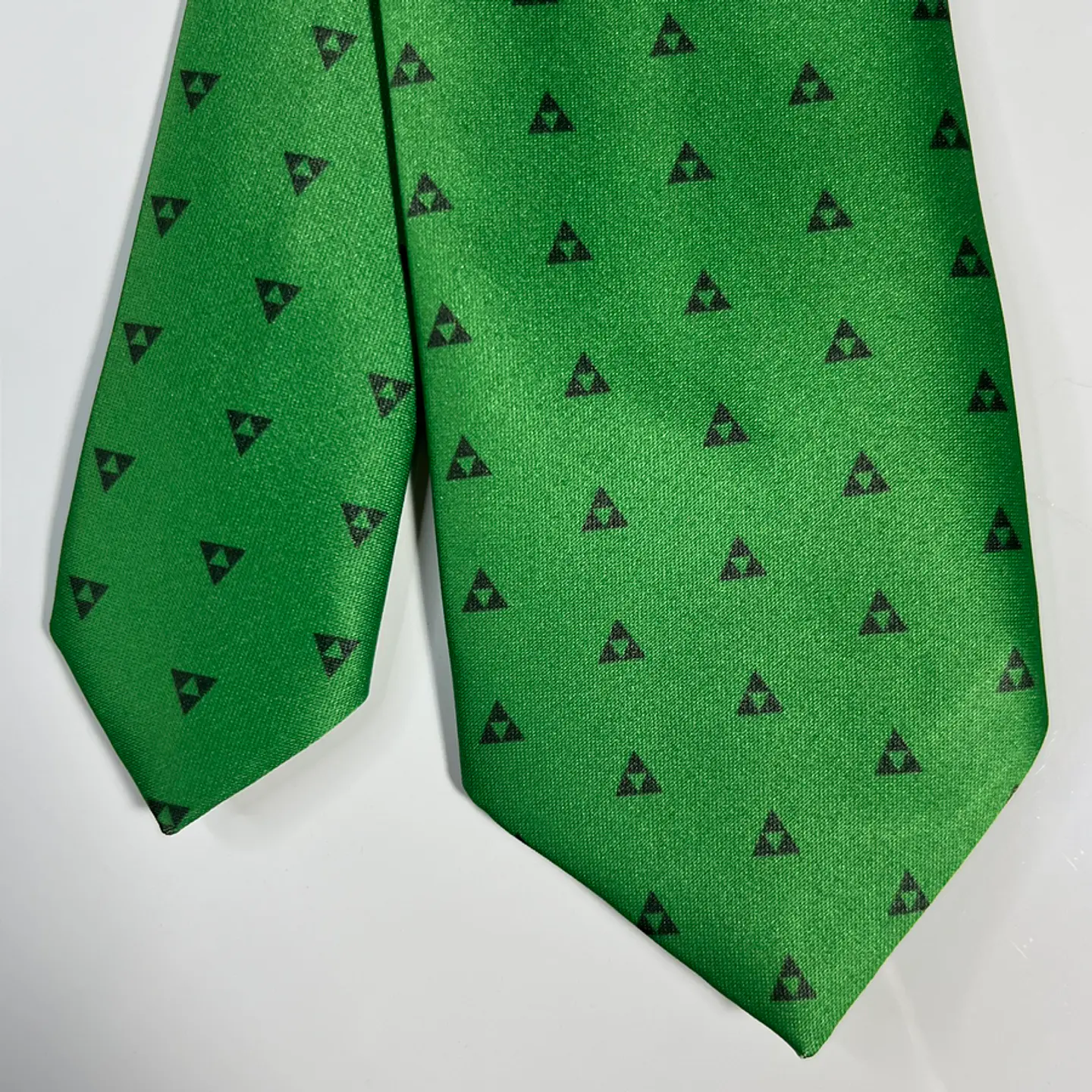 Corbata Trifuerza 4