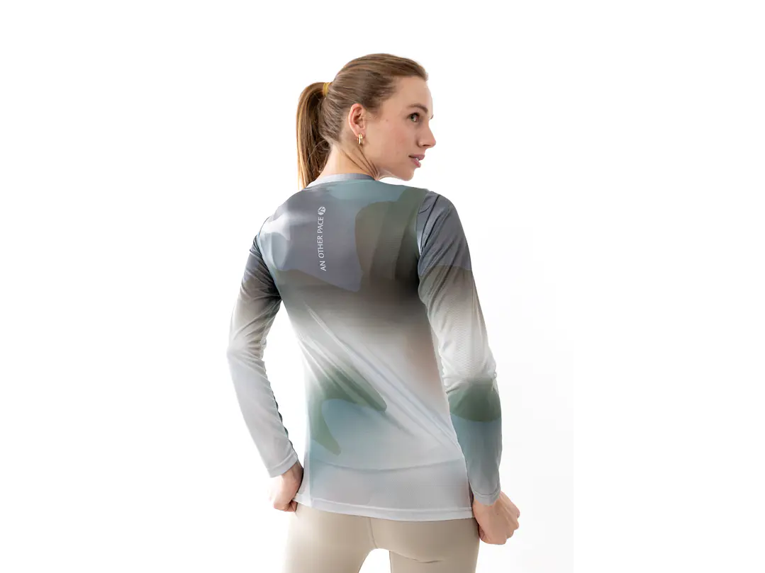 PRE ORDER - Polera running is the new habit verde 8