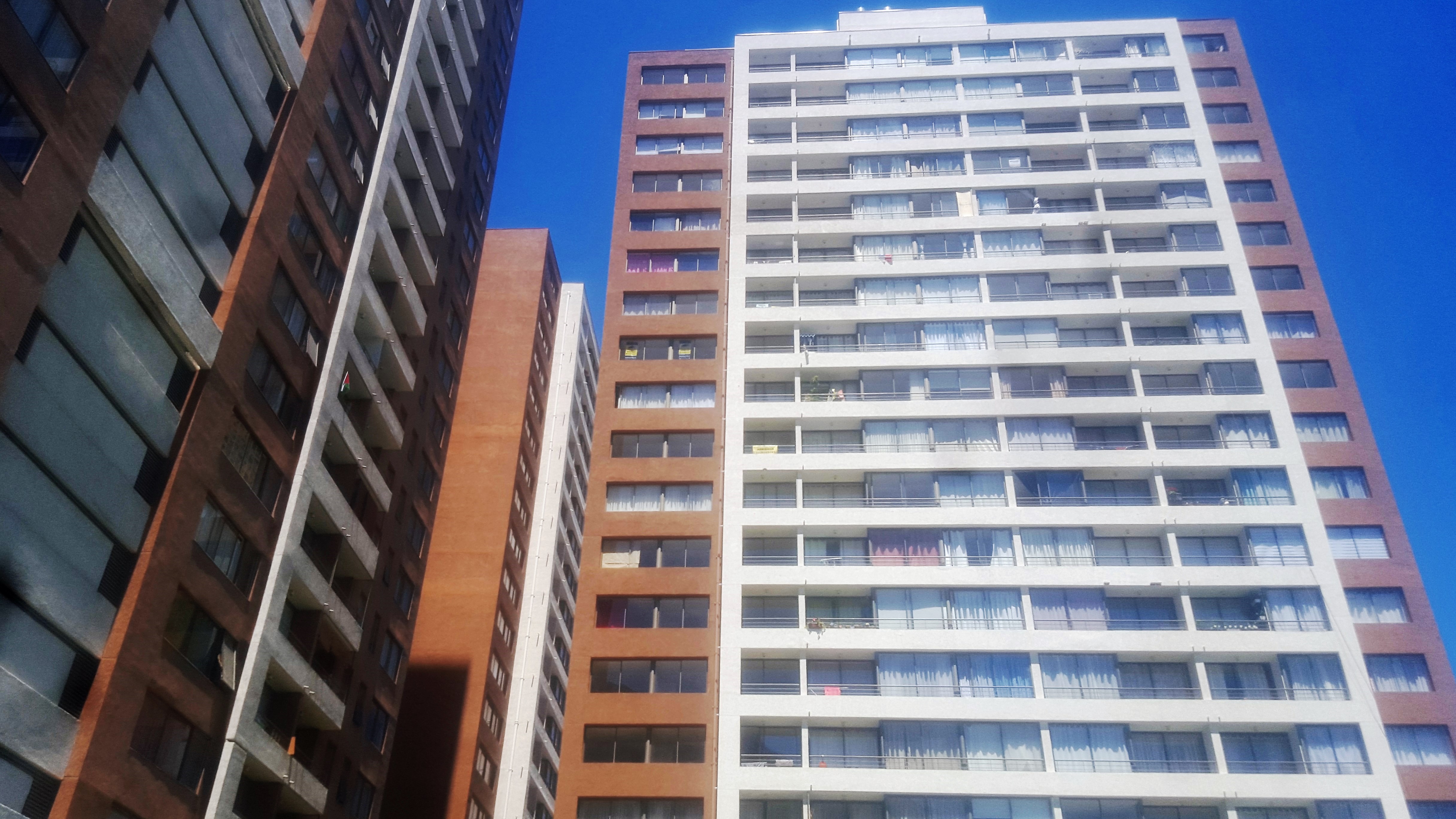 AV VICUÑA MACKENNA 2935