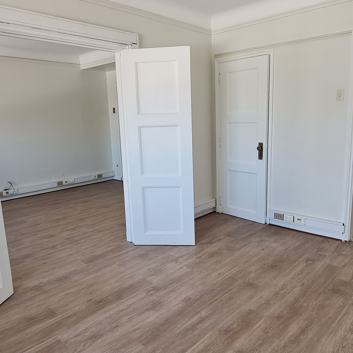 OFICINA BOMBERO OSSA 1010, PISO 10, SANTIAGO 6