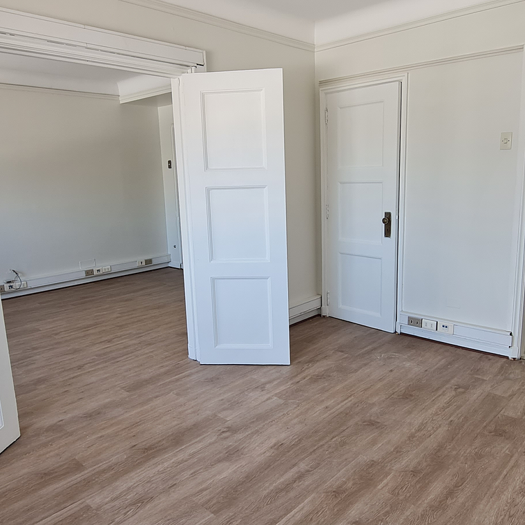 OFICINA BOMBERO OSSA 1010, PISO 10, SANTIAGO 6