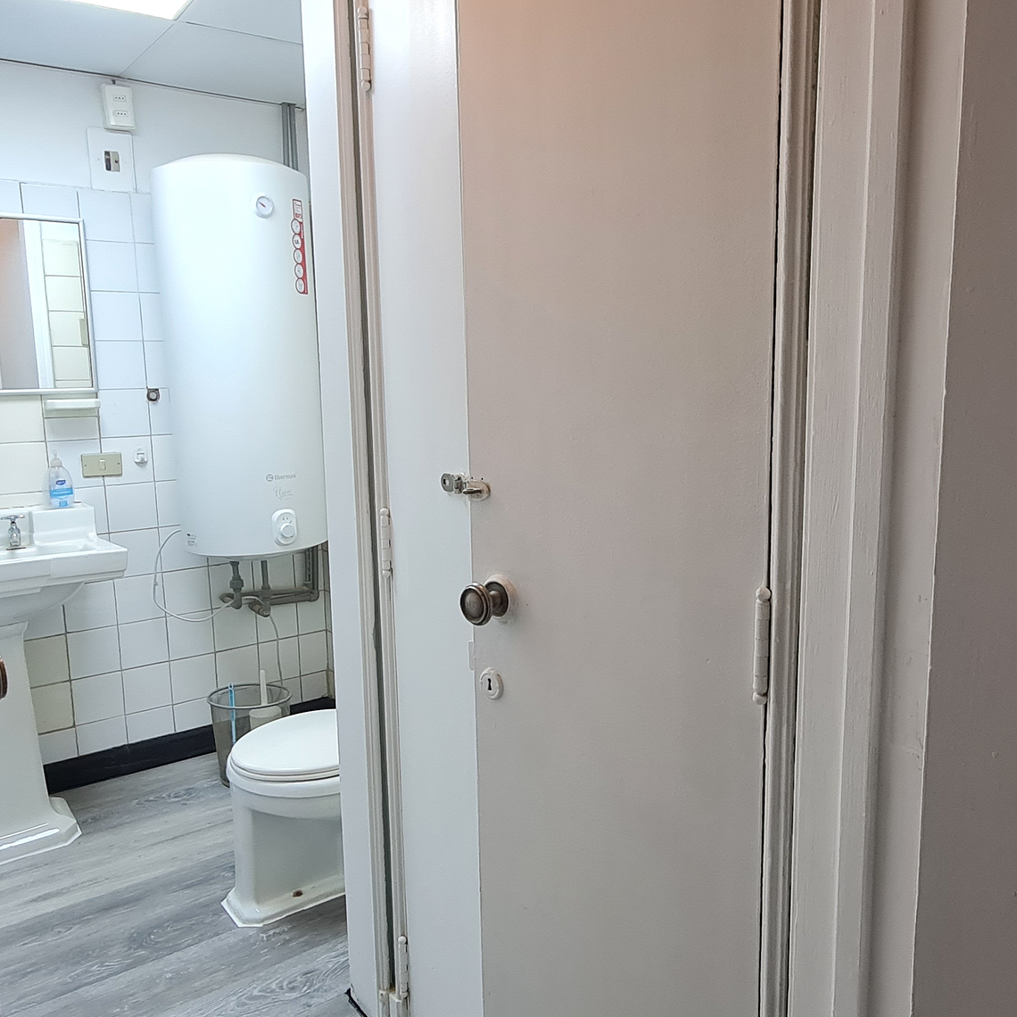 OFICINA BOMBERO OSSA 1010, PISO 9, SANTIAGO 4