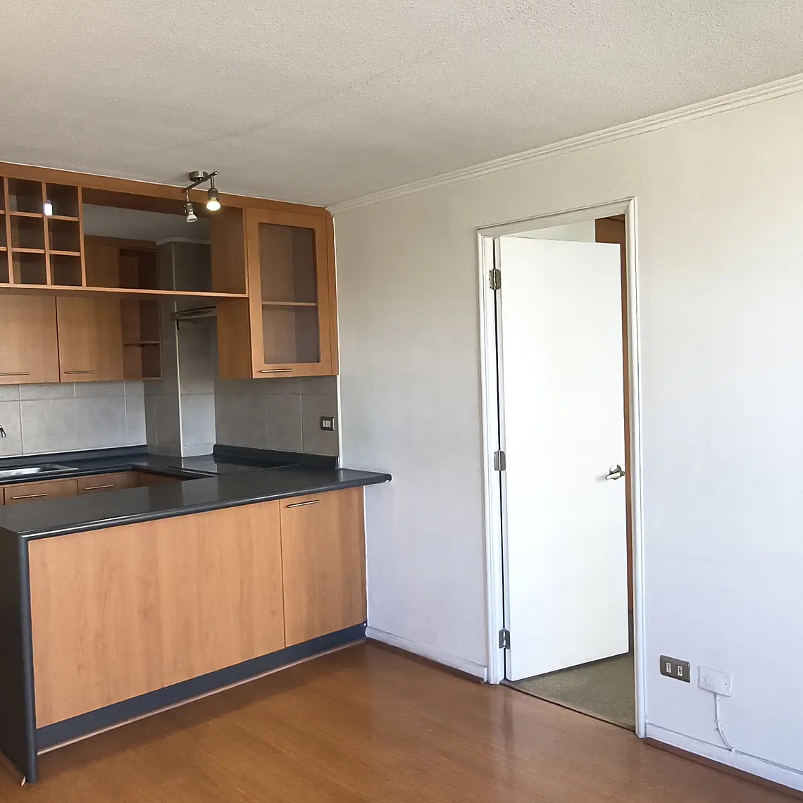 DIECIOCHO 715, ESTILO MARIPOSA 3