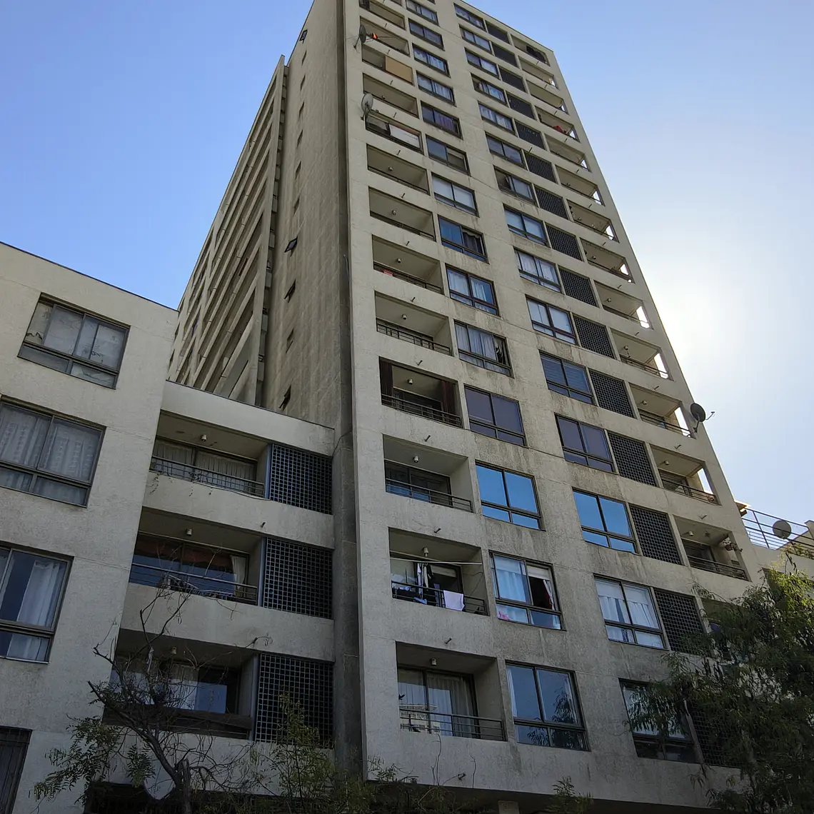 DIECIOCHO 715, ESTILO MARIPOSA 1