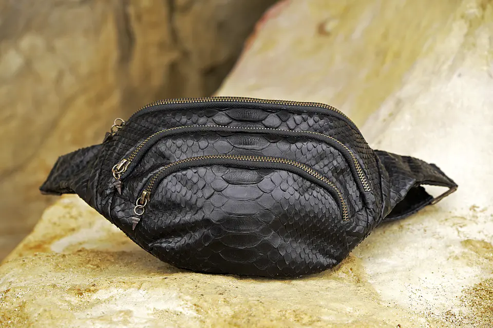 ASH PYTHON BAG black | brass 4
