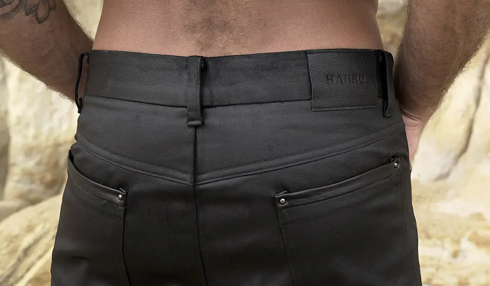 NERO SHORTS black 8