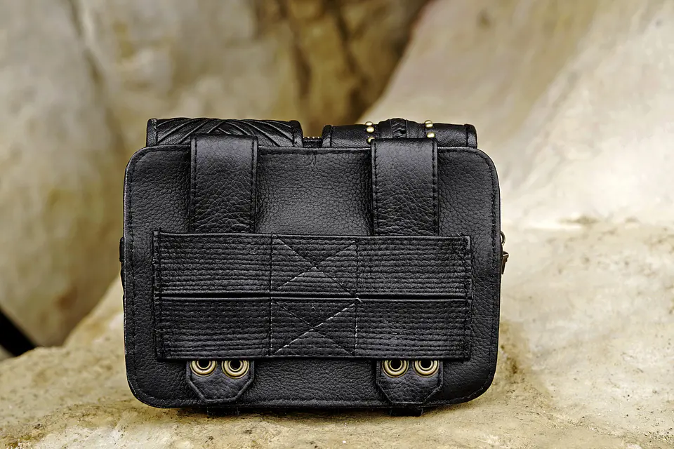 NERVA BAG black | brass 9
