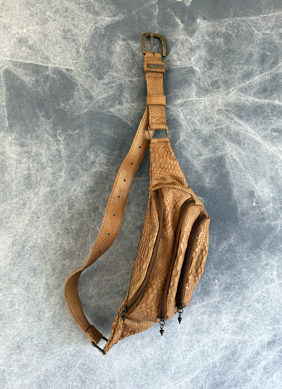 ASH PYTHON BAG camel | brass 1