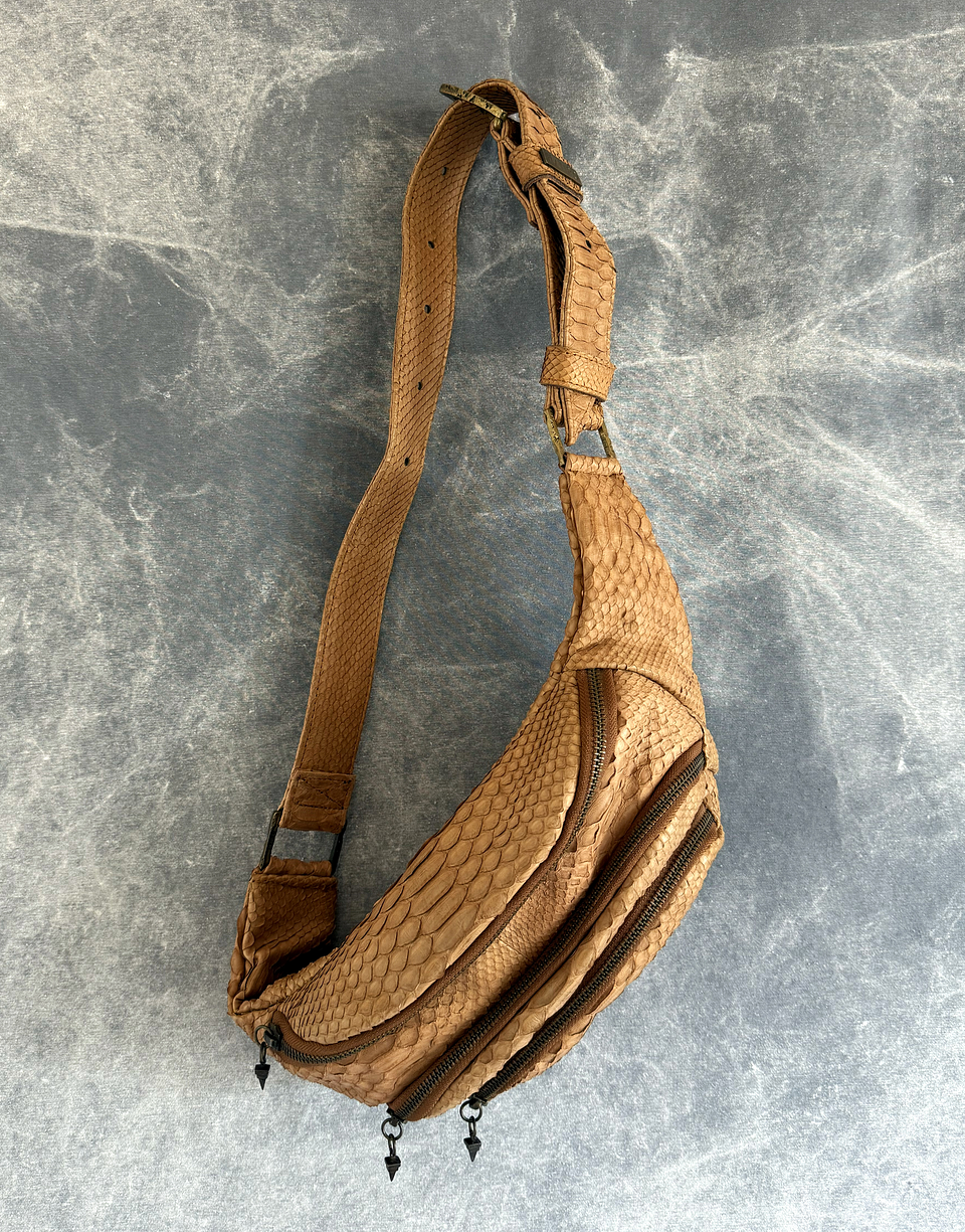ASH PYTHON BAG camel | brass 2