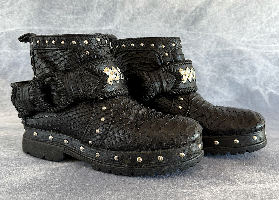 AARIA BOOT CUFFS black 3