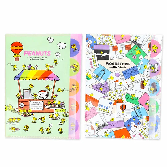 Carpeta con pestañas de Snoopy