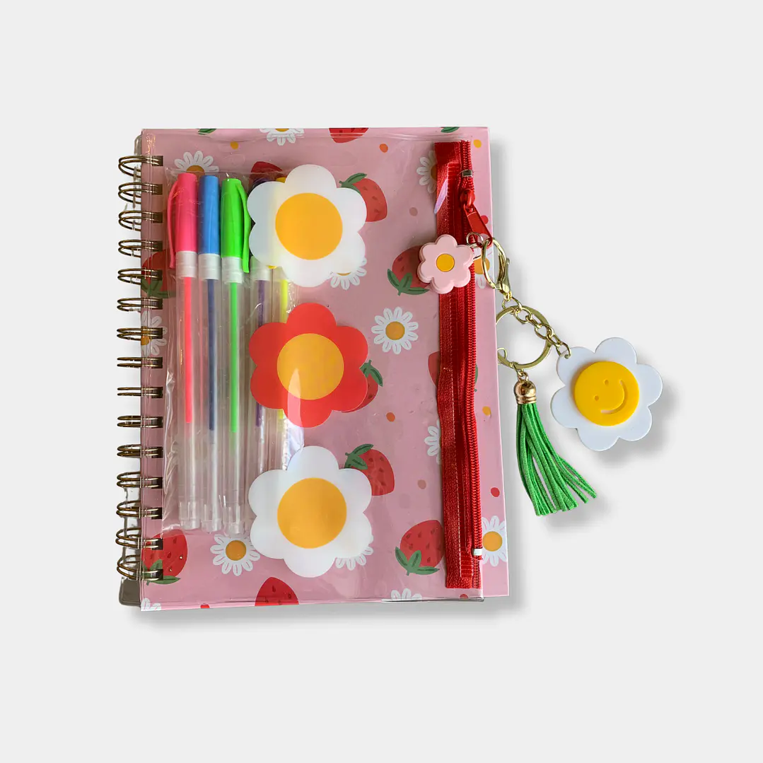 CUADERNO MÁS LAPICES Y LLAVERO 5