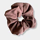SCRUNCHIE BASICO CAFÉ - Miniatura 1