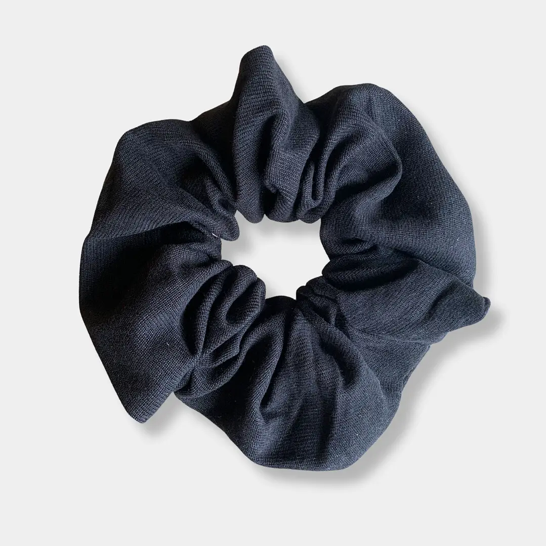 SCRUNCHIE BASICO NEGRO  1