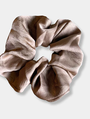 SCRUNCHIE SATINADO CAFÉ