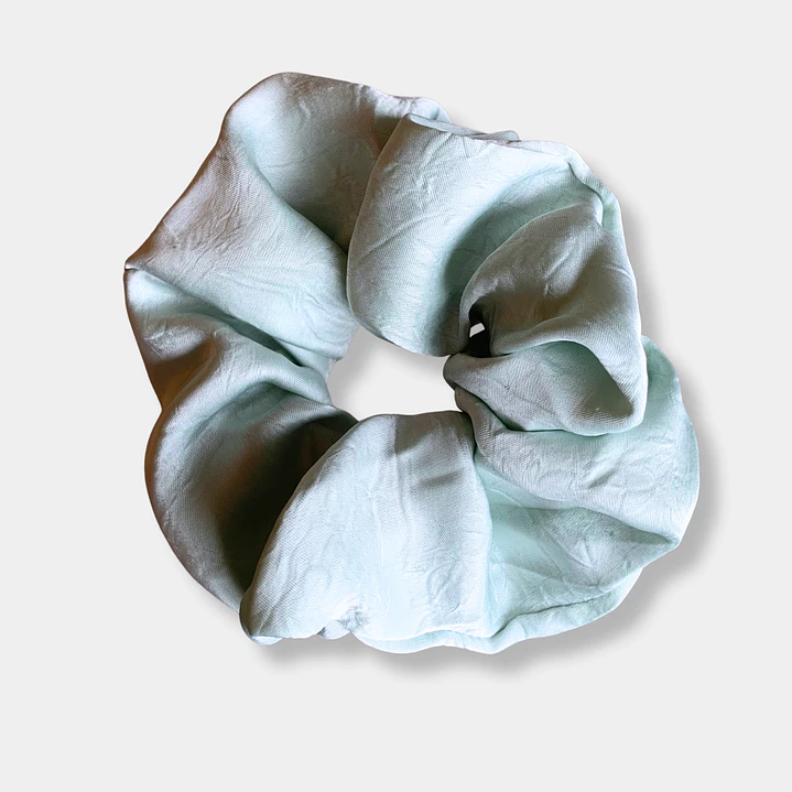 SCRUNCHIE SATINADO VERDE 1