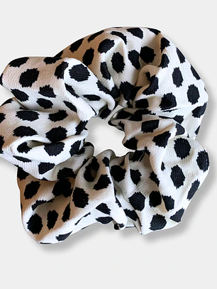 SCRUNCHIE BLANCO PUNTOS NEGROS 