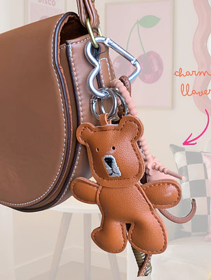 CHARM OSO ECOCUERO