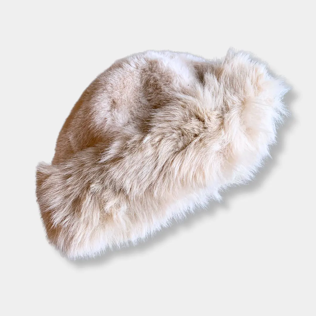 GORRO PELUDO BEIGE 1