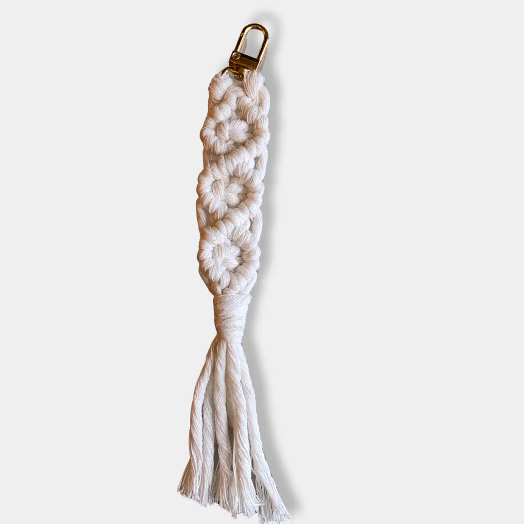 LLAVERO MACRAME PLANO BLANCO 1
