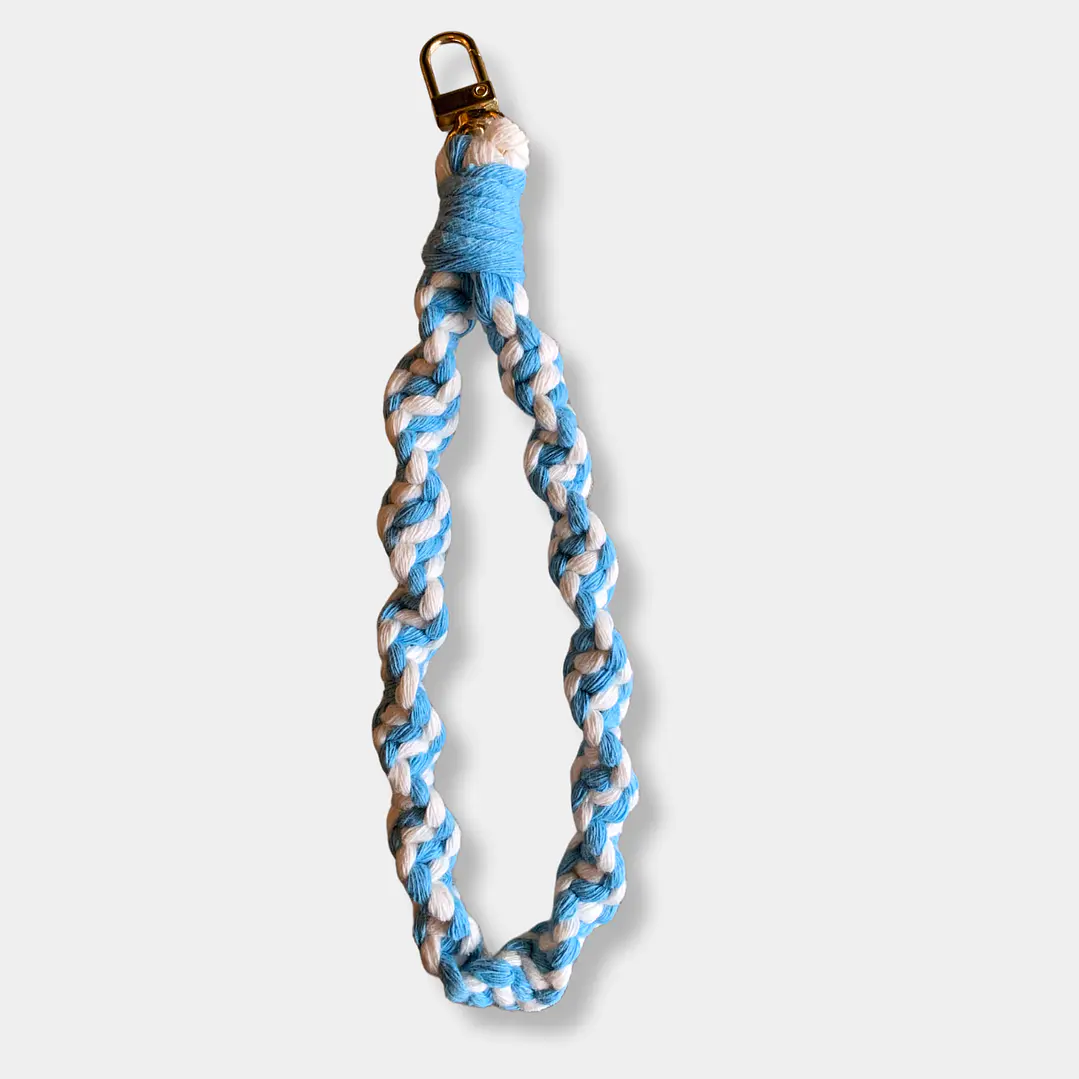 LLAVERO MACRAME TRENZADO CELESTE 1