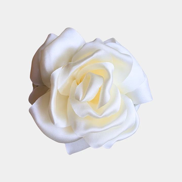 PINCHES FLOR TELA BLANCO  1