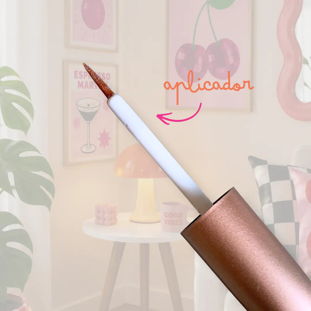 DELINEADOR DE OJOS GLITTER 3