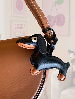 CHARM PERRO SALCHICHA NEGRO