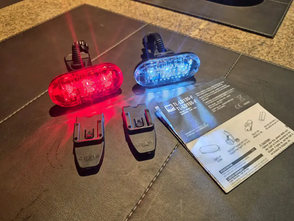 Kit Iluminação Bicicleta Led Cateye Omni 3 Frontal Traseira 3