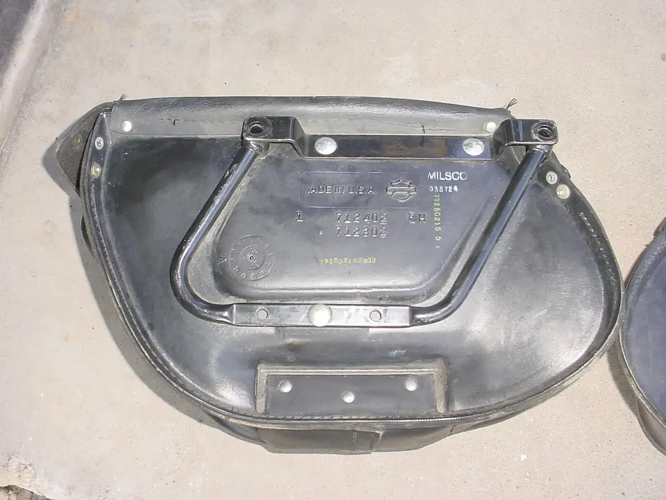 Harley Davidson 2000-2017 Fatboy Softail Leather Saddlebags 90320-00 5