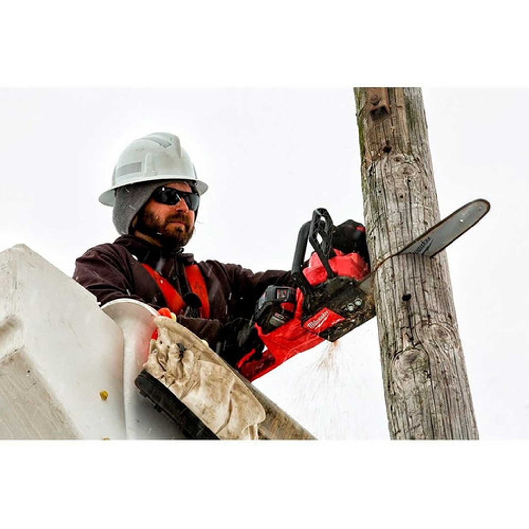 Motosierra Milwaukee 2727-20 M18 Fuel  Brushless Sin Bateria 2