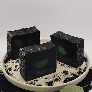 Sabonete Desintoxicante de Carvão Ativado & Eucalipto