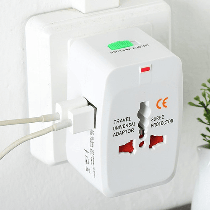 Adaptador Enchufe Universal Ac Viajero + Cargador 2 Usb 6