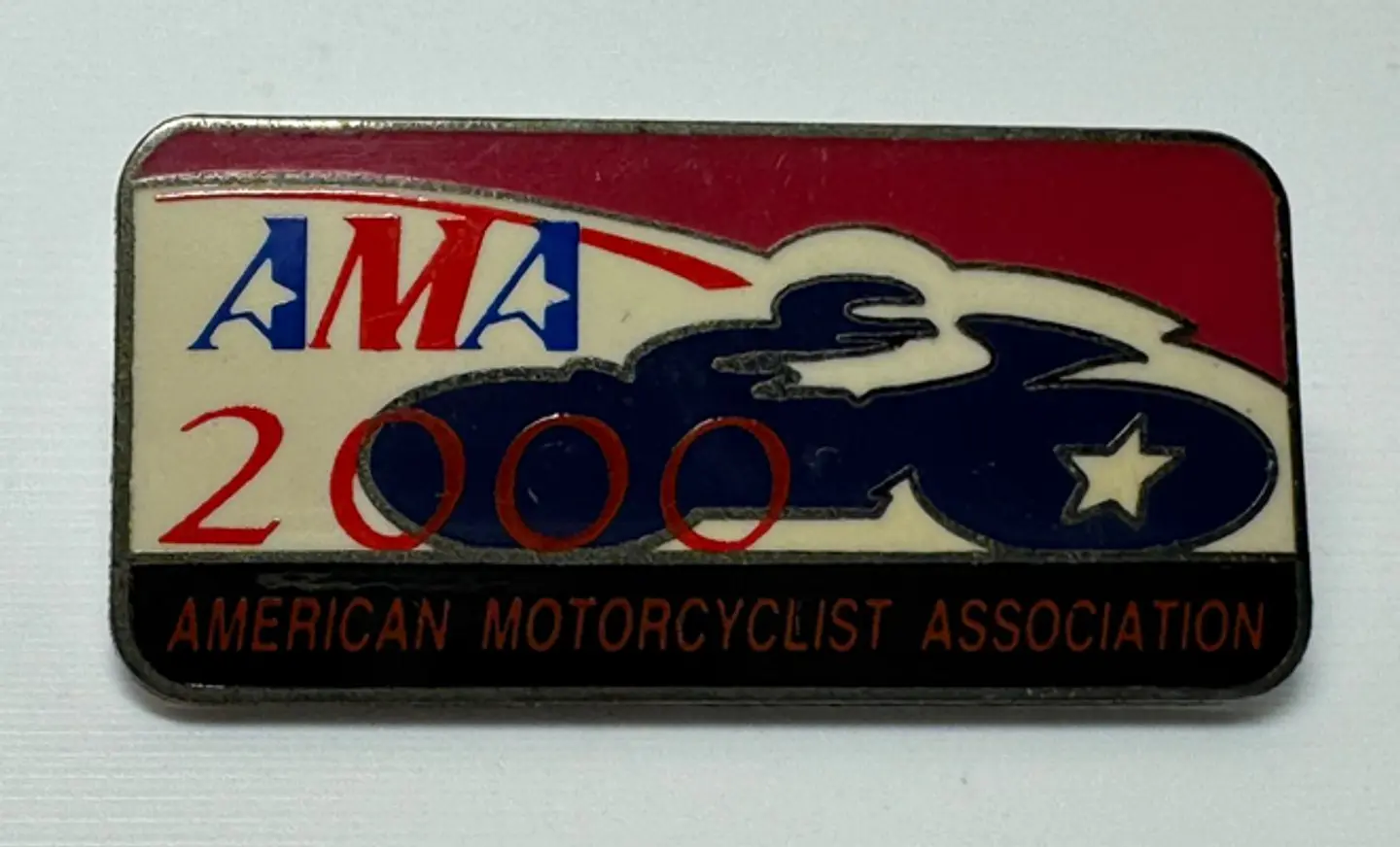 PIN AMA 2000 1