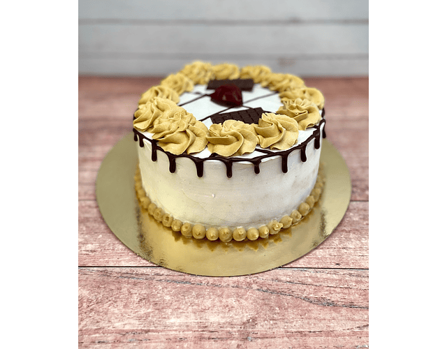 Torta lúcuma-manjar. Chantilly  5-10 Personas