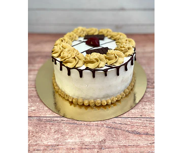 Torta lúcuma-manjar. Chantilly  10-15 personas