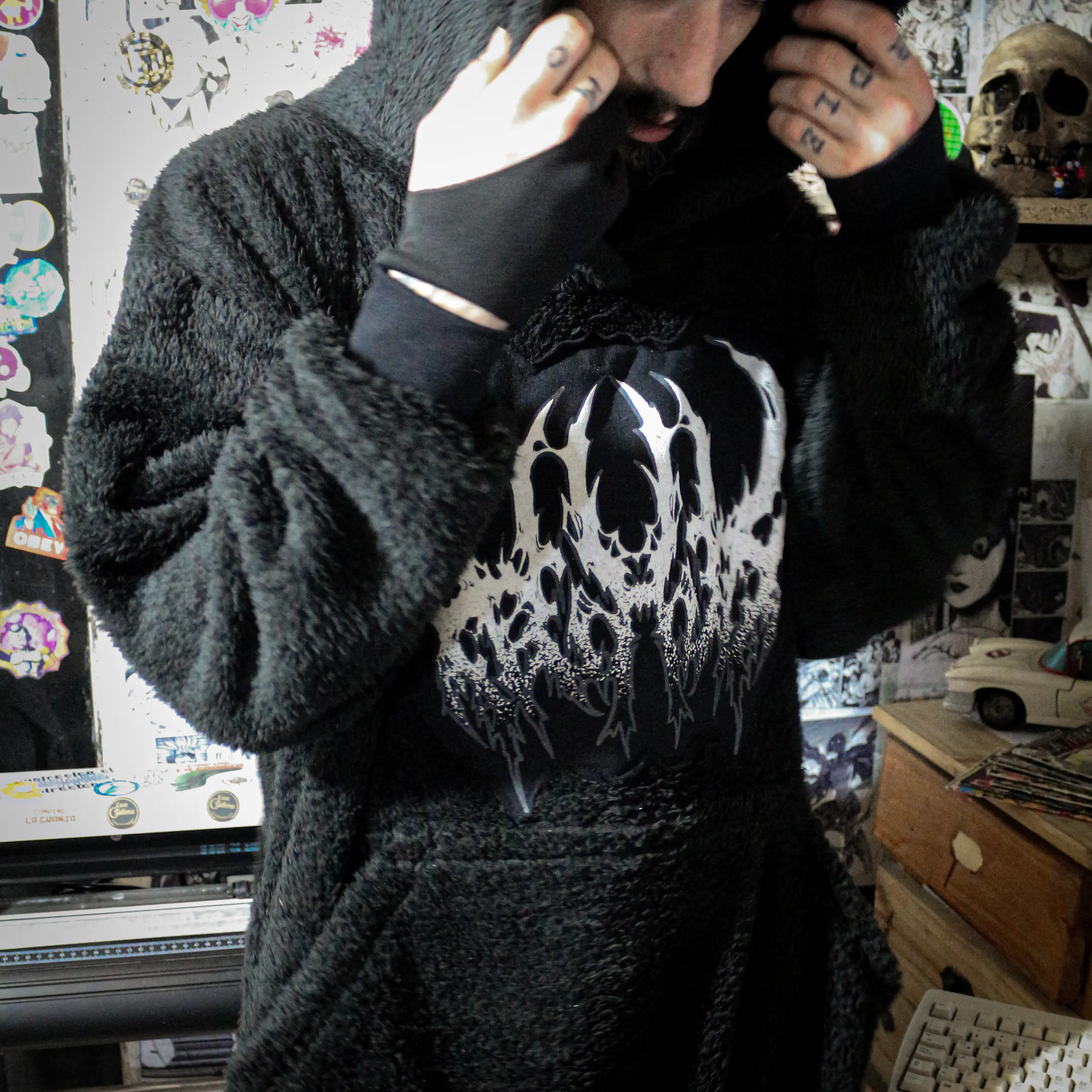 Buzo Oversize Premium Evil Cloak 3