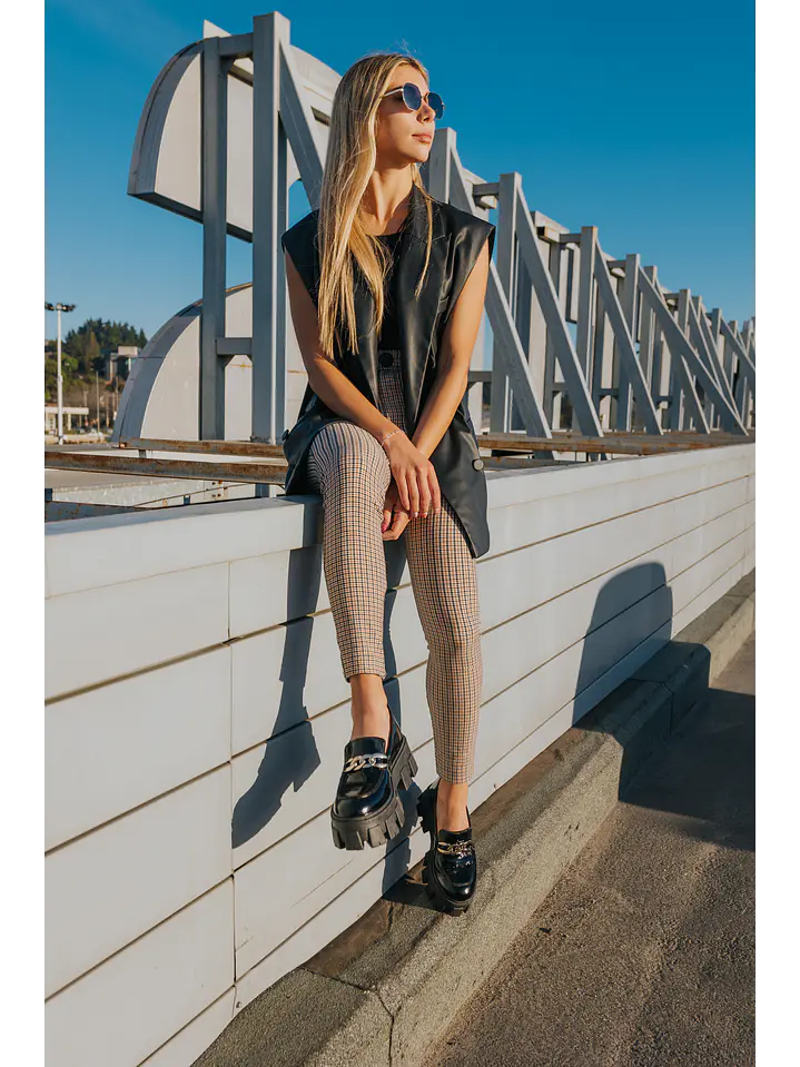 JACINTA CHAROL NEGRO 2