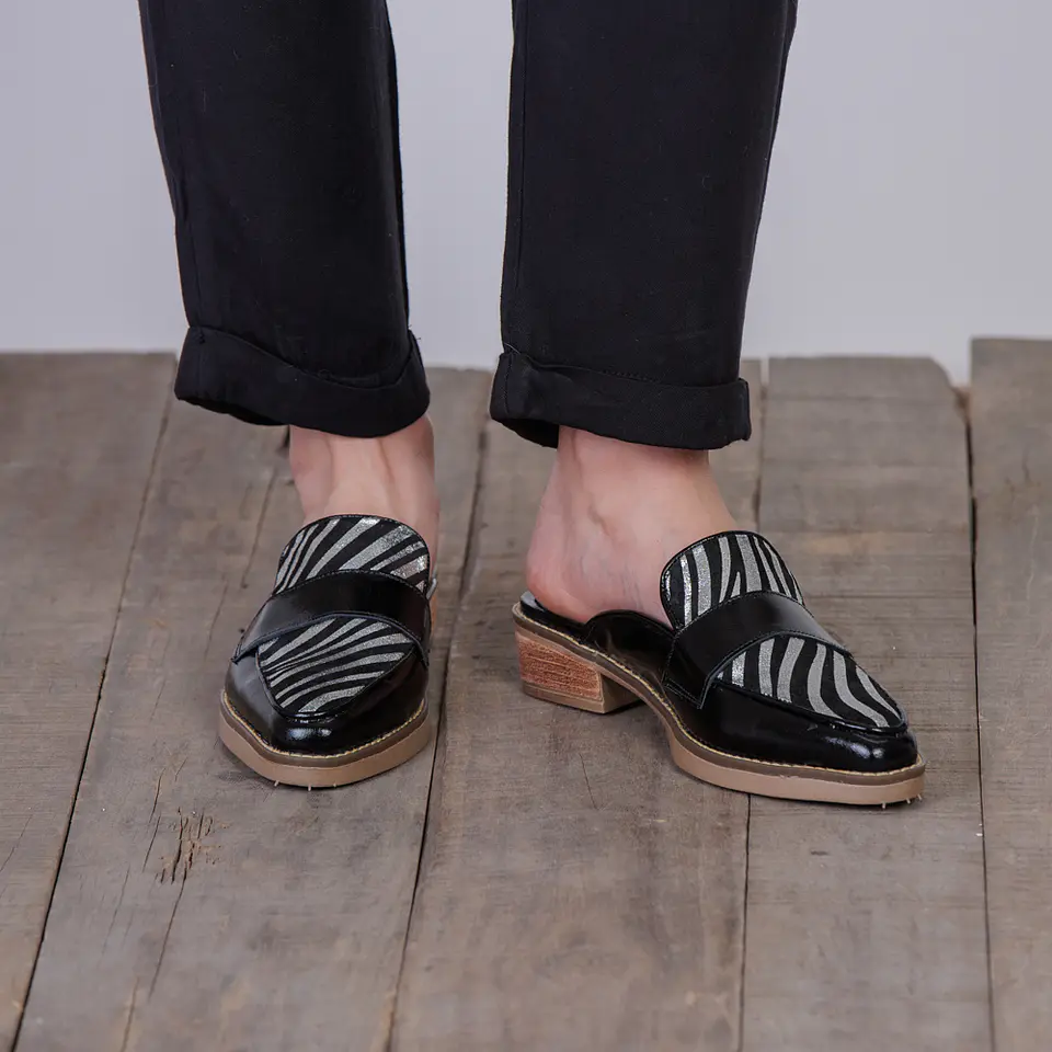 ANGELA RICHATO ZEBRA 1