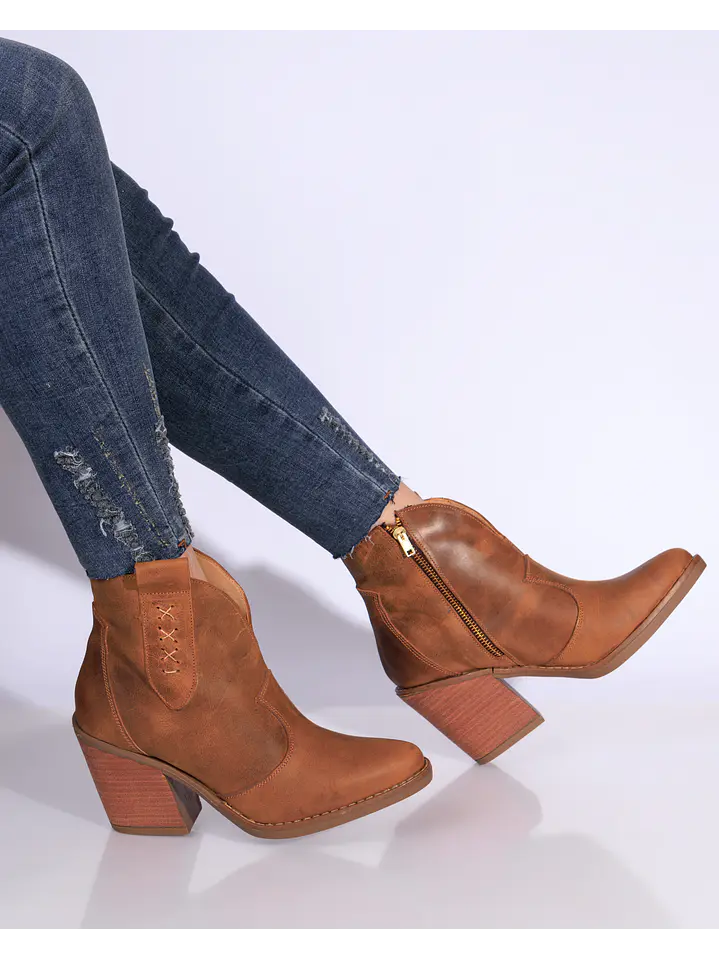 FERN PULL UP CARAMELO  1