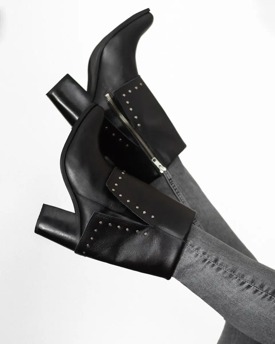 Madonna negro 1