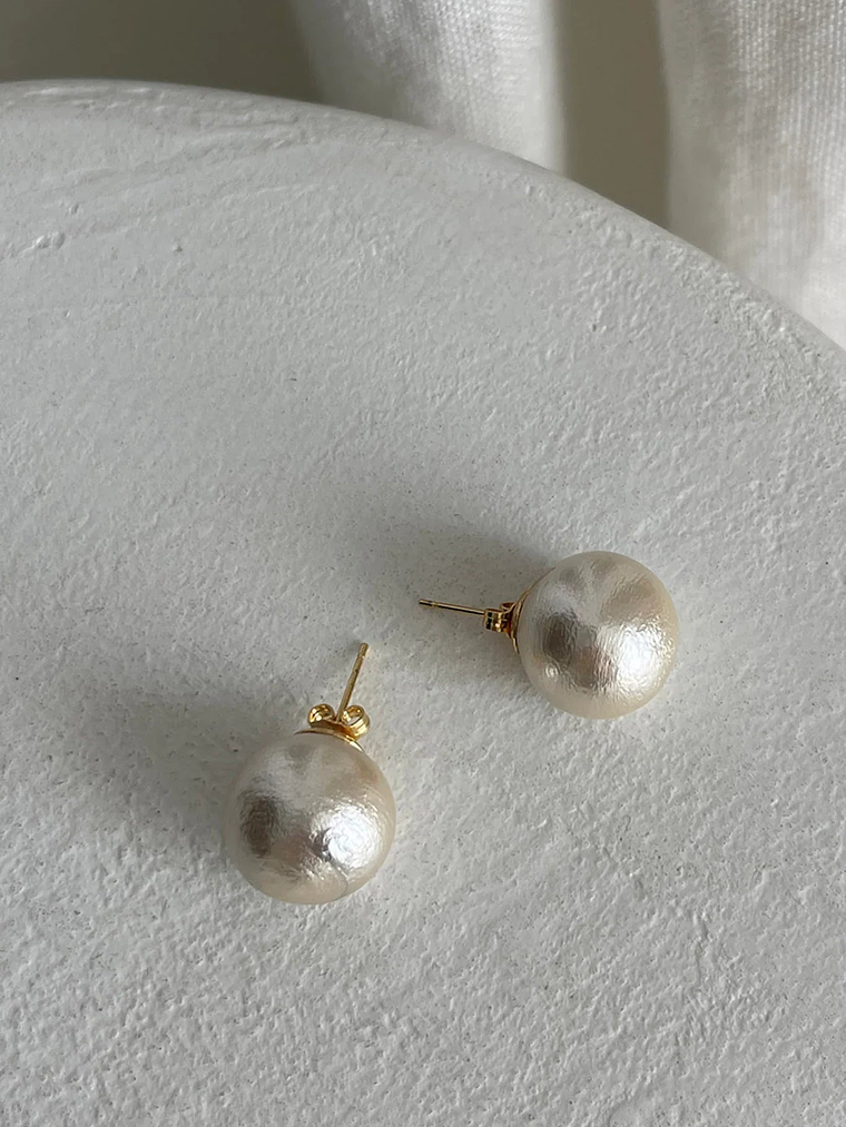 Ari Large Pearl Stud Earrings Gold 2