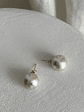 Ari Large Pearl Stud Earrings Gold - thumbnail 2