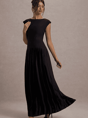 Arna | Black Boat-Neck Pleated Maxi Dress
