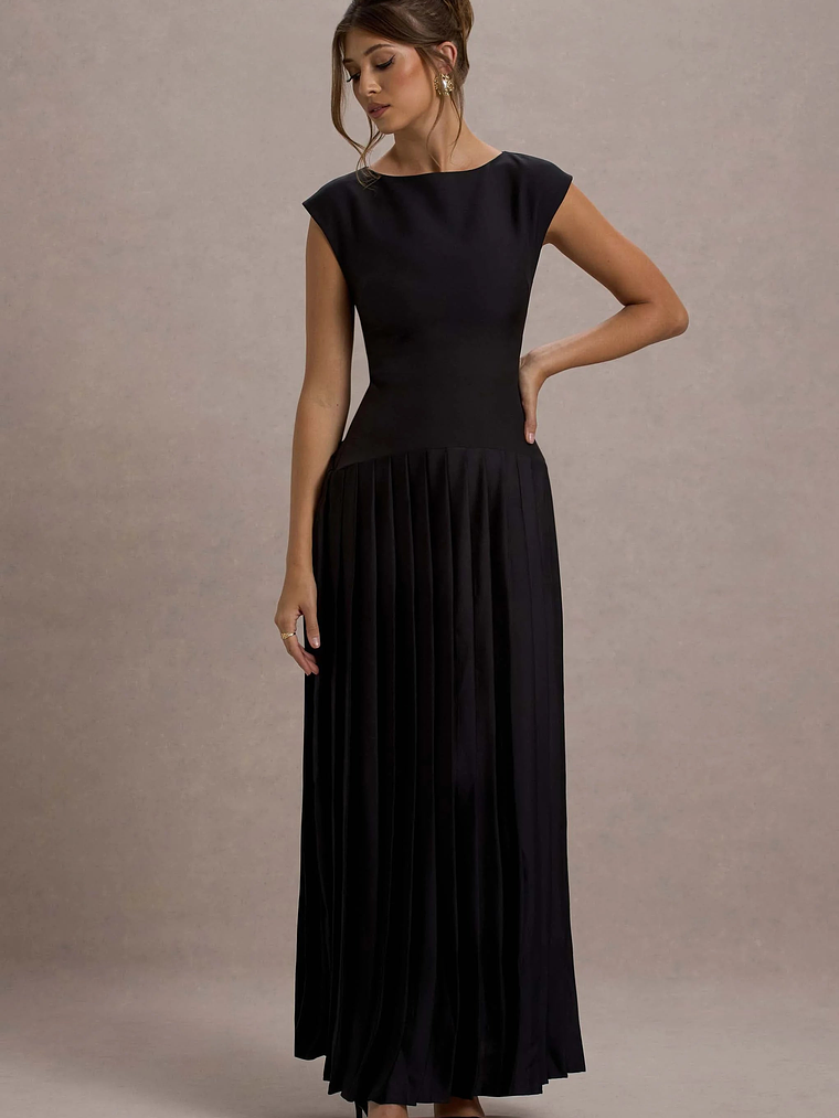 Arna | Black Boat-Neck Pleated Maxi Dress 7