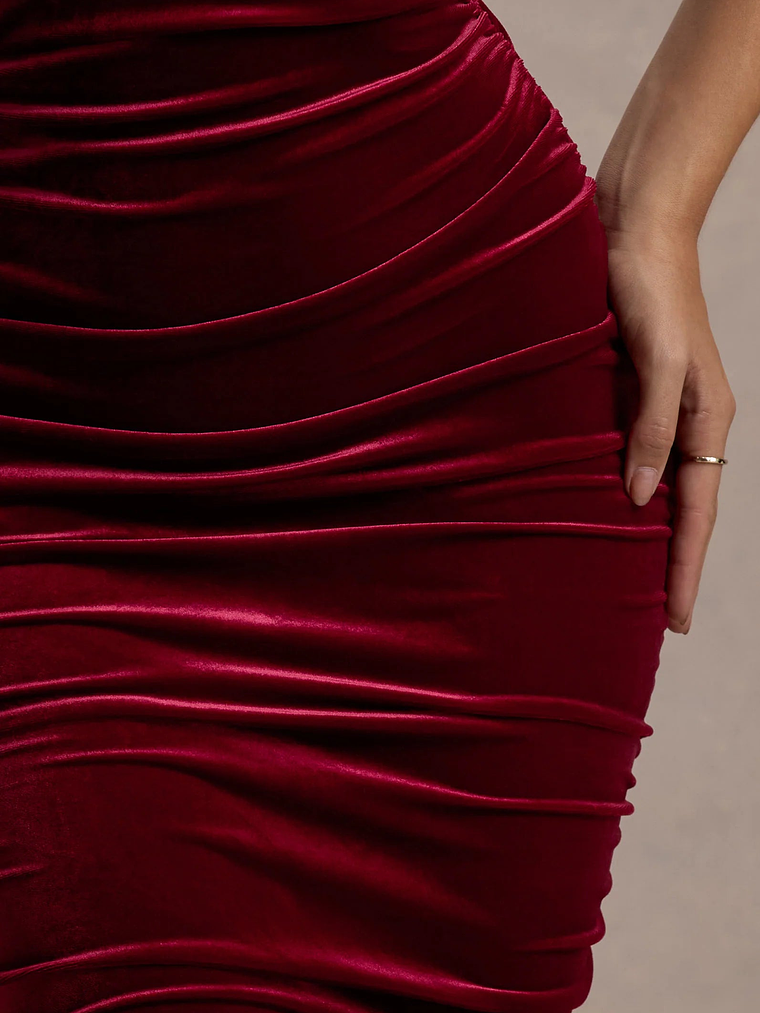 Cora | Berry Velvet Square-Neck Bodycon Midi Dress 7