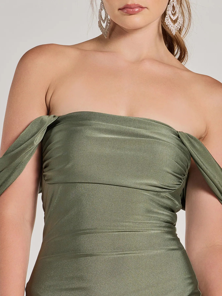 Exceptional Off-The-Shoulder Flared Midi Dress 11