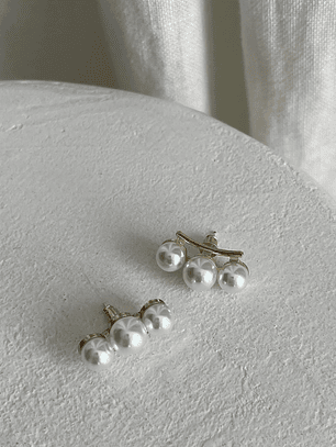 Eva Three Pearl Earrings Gold