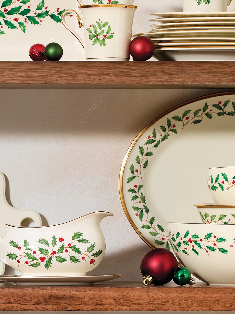 Holiday Gravy Boat & Stand 3
